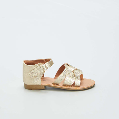 Sandales à brides croisées