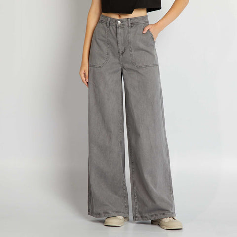 Pantalon large avec grandes poches