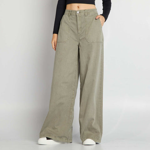 Pantalon large avec grandes poches