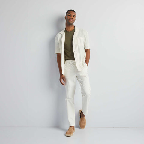 Tee-shirt à col polo avec ouverture boutonnée