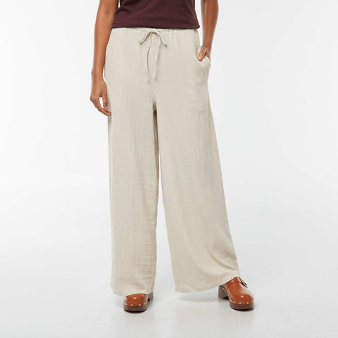 Pantalon large en maille plissée