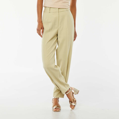 Pantalon carotte à taille haute
