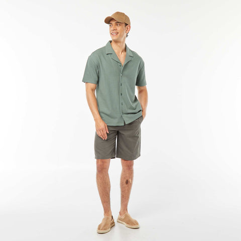 Chemise à manches courtes et col polo