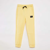 JAUNE