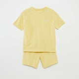 JAUNE