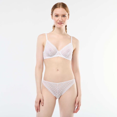 Soutien-gorge en dentelle transparente