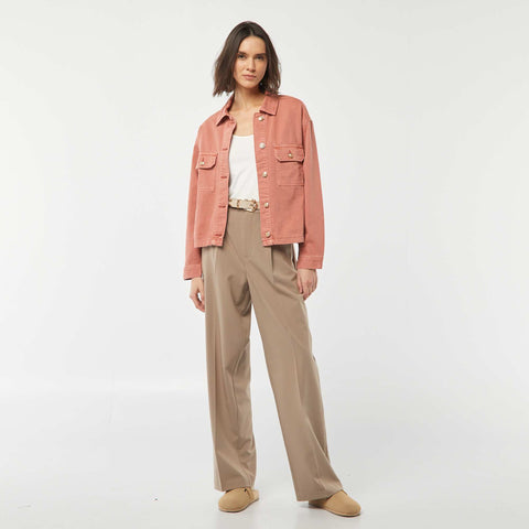 Veste en jean avec boutons dorés