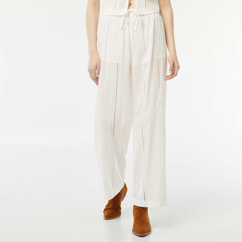Pantalon avec broderies anglaises et maille ajourée