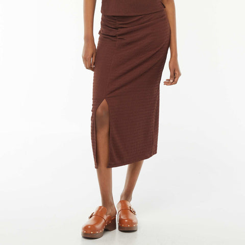 Jupe longue unie en matière crêpée
