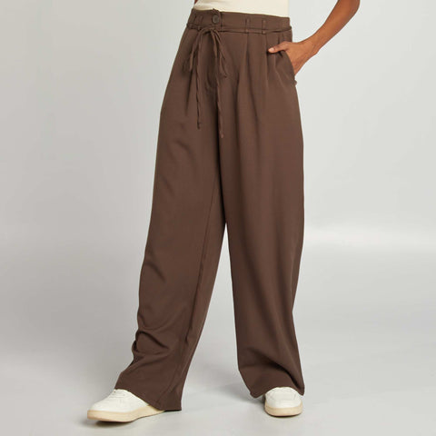 Pantalon large uni avec ceinture