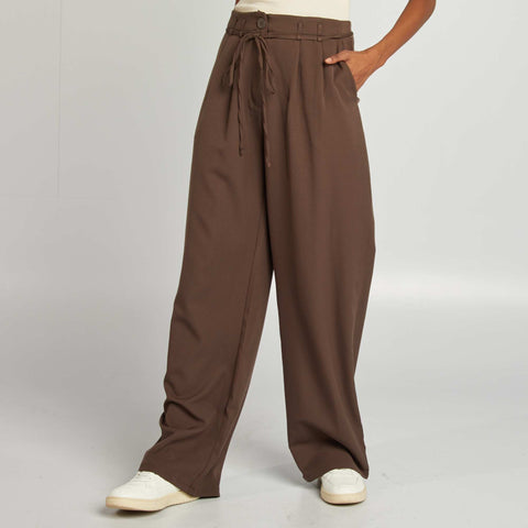 Pantalon large uni avec ceinture