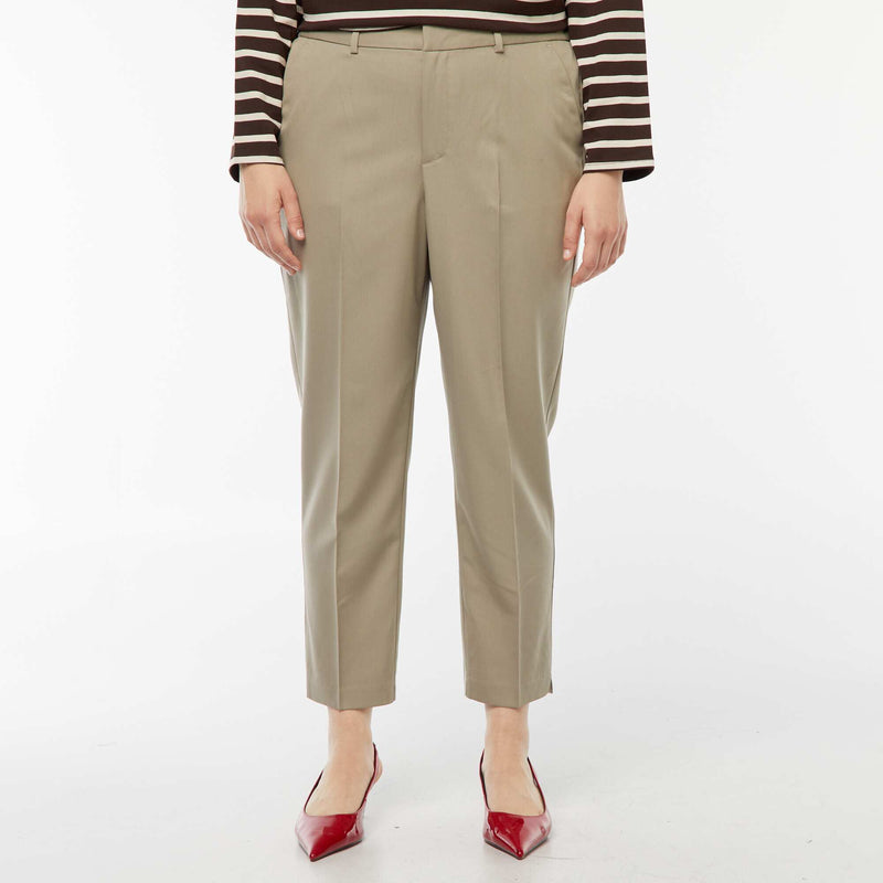 Pantalon cigarette avec ouverture par crochet et zippée