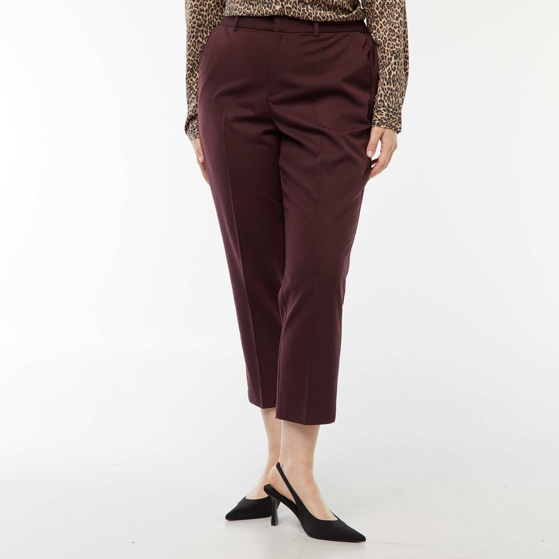 Pantalon cigarette avec ouverture par crochet et zippée