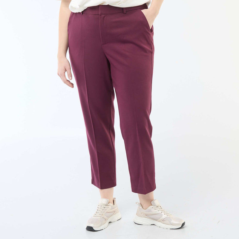 Pantalon cigarette avec ouverture par crochet et zippée