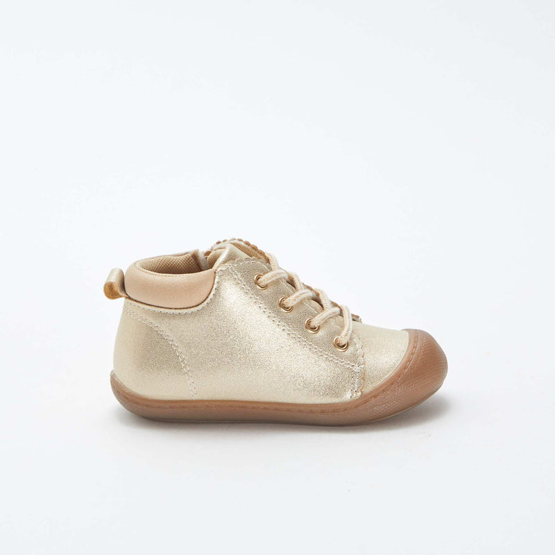 Chaussures à paillettes et lacets
