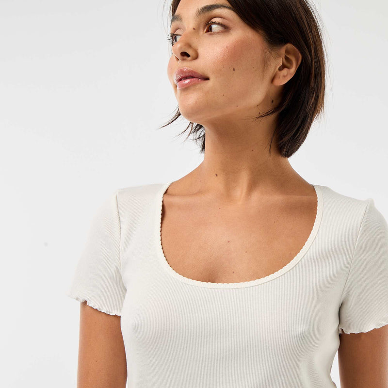 T-shirt uni en maille côtelé manches courtes