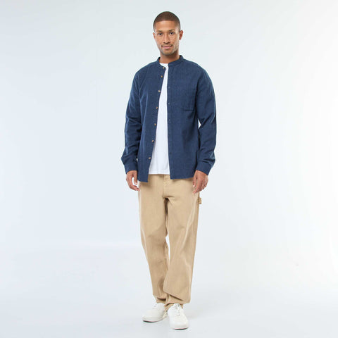 Chemise en flanelle uni avec un col mao