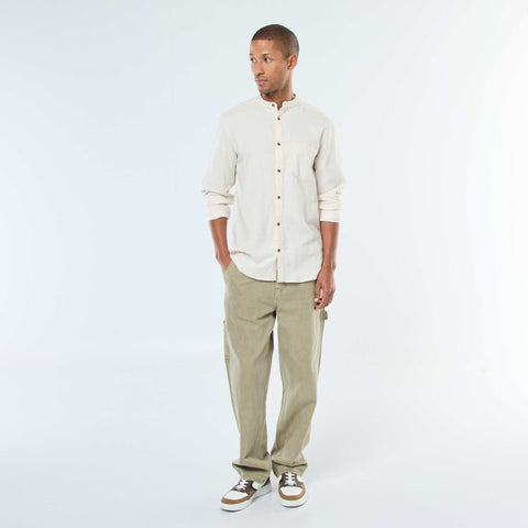 Chemise en flanelle uni avec un col mao