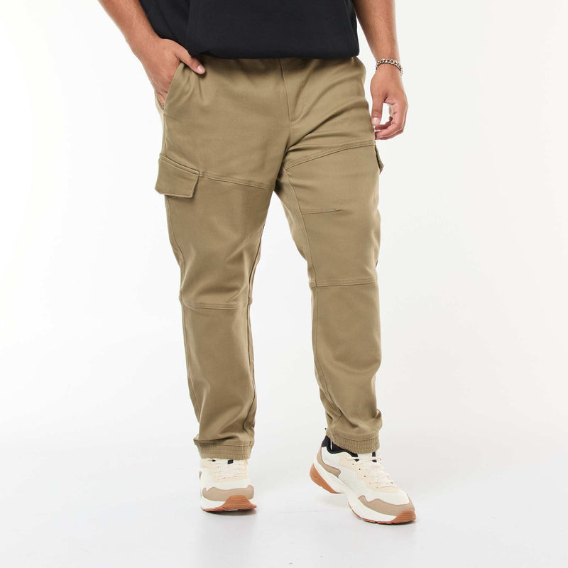 Pantalon multipoches uni avec ceinture élastiquée