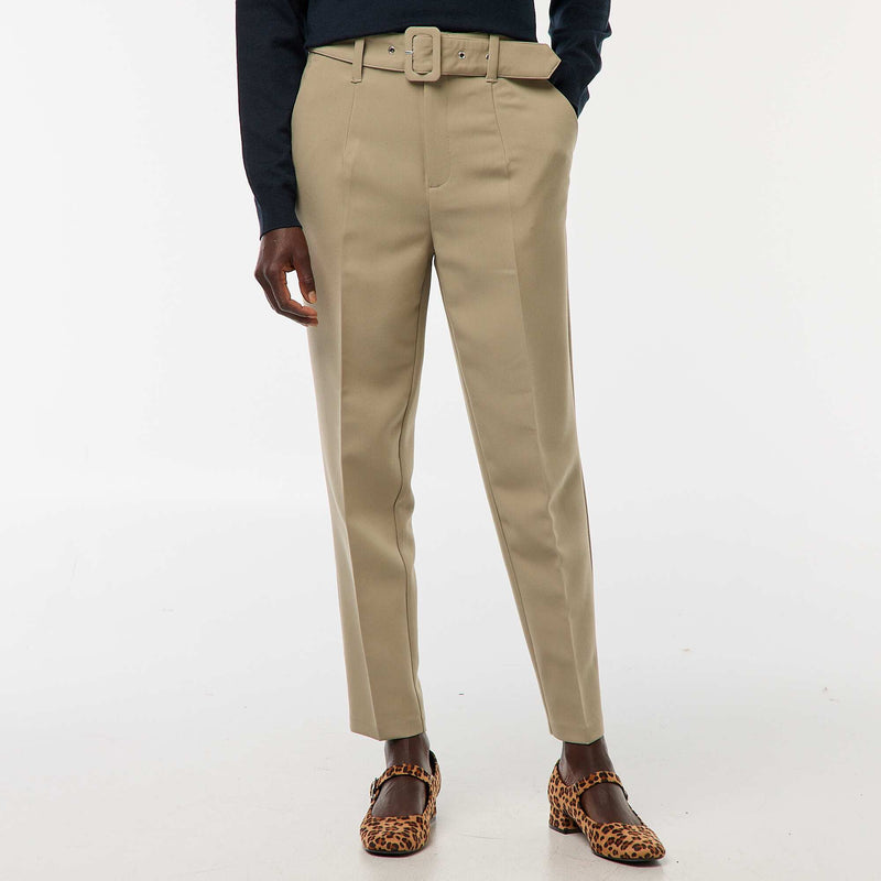 Pantalon carotte fluide avec ceinture à boucle