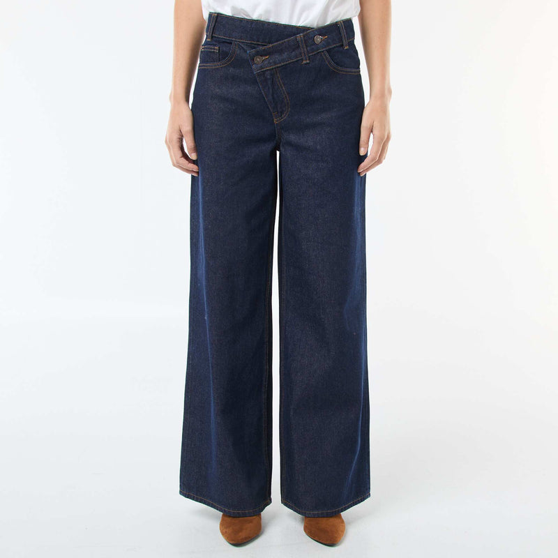 Jean large avec double ouverture boutonnée