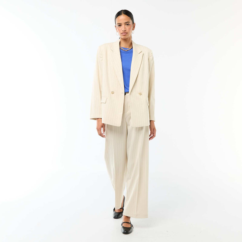 Veste de tailleur avec ouverture double boutonnage