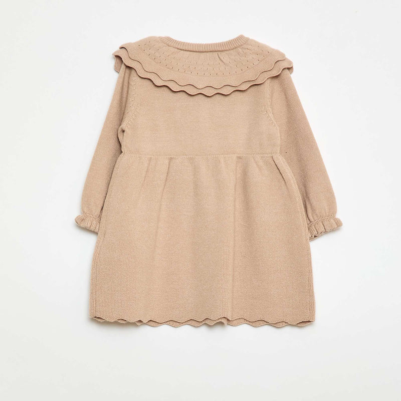Robe en maille avec col claudine
