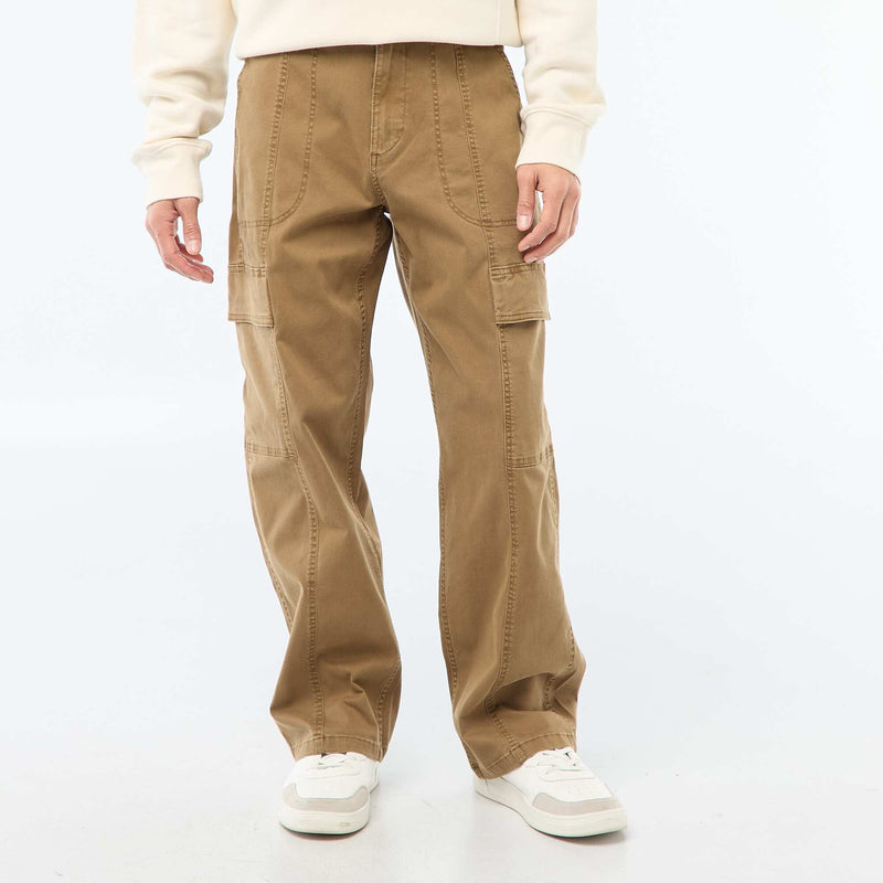 Pantalon multipoches uni coupe droite / Regular Fit