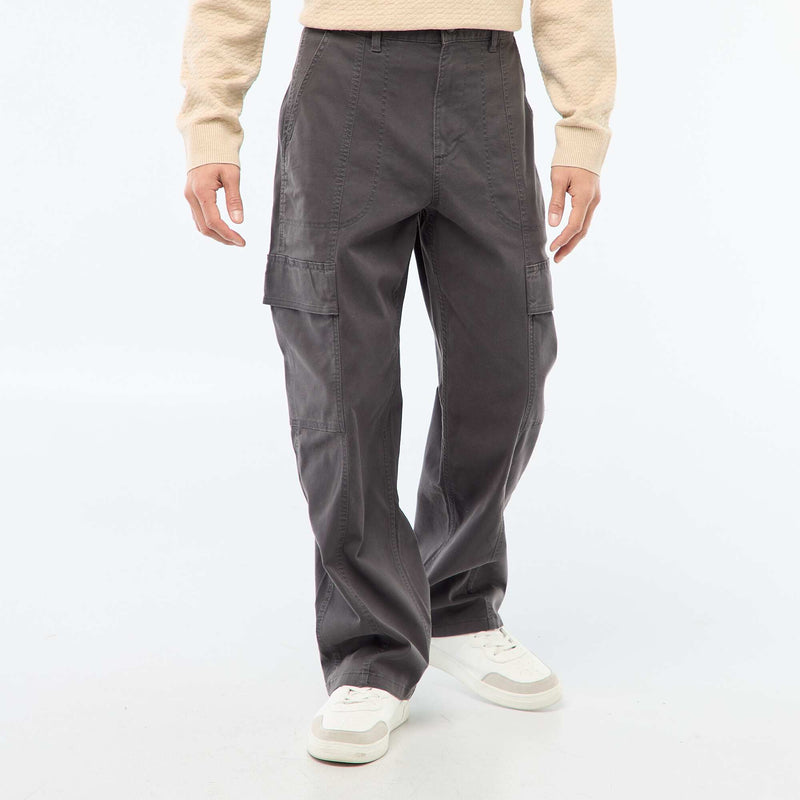 Pantalon multipoches uni coupe droite / Regular Fit