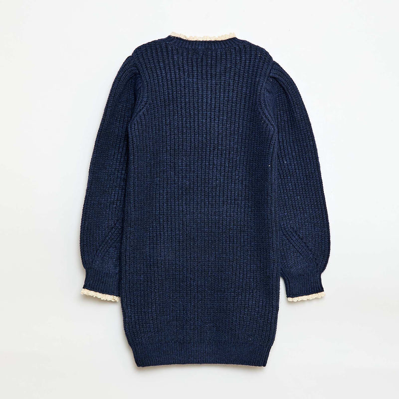 Robe pull avec col en dentelle