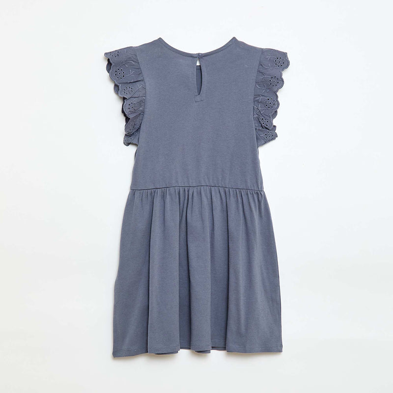 Robe en jersey avec manches courtes en broderies anglaises