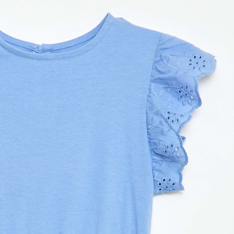 Robe en jersey avec manches courtes en broderies anglaises
