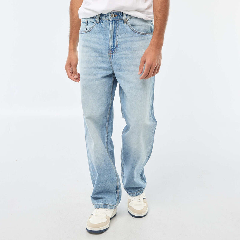 Jean large / relaxed fit à 5 poches