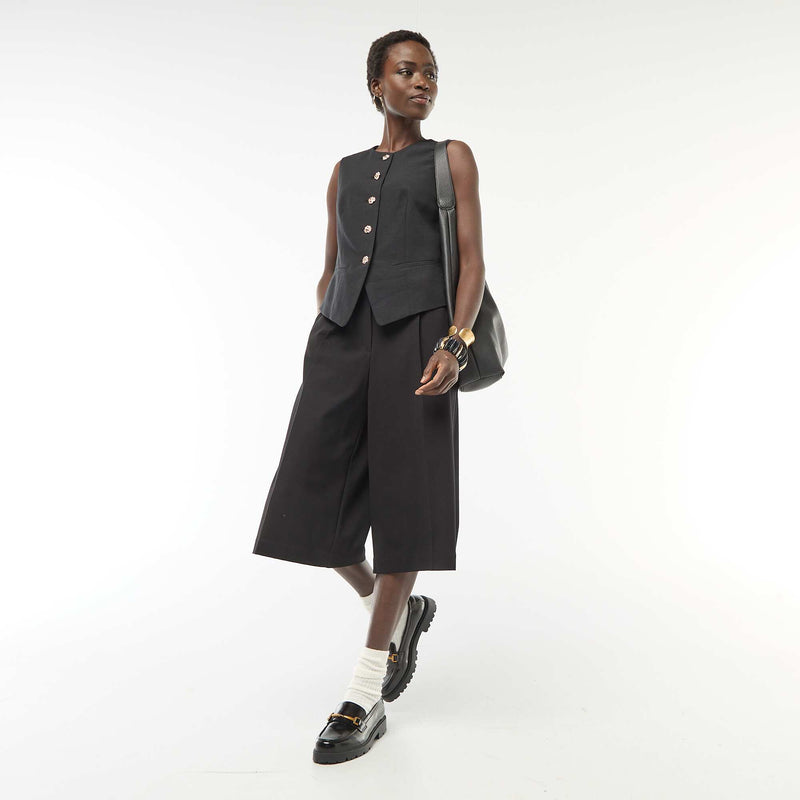 Veste de tailleur avec boutons dorés