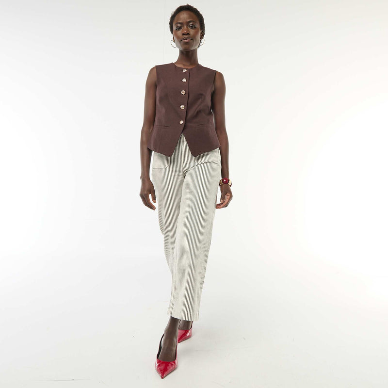 Veste de tailleur avec boutons dorés