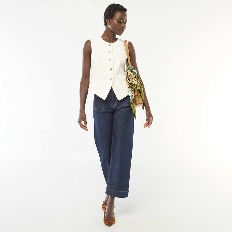 Veste de tailleur avec boutons dorés