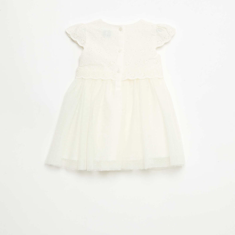 Robe à manches courtes avec broderies anglaise et tulle