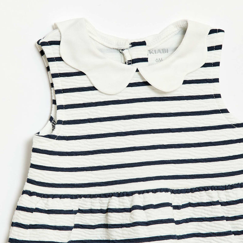 Robe en maille froissée avec col en popeline