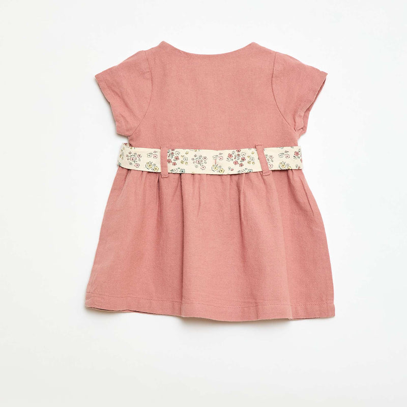 Robe en lin mélangé avec ceinture