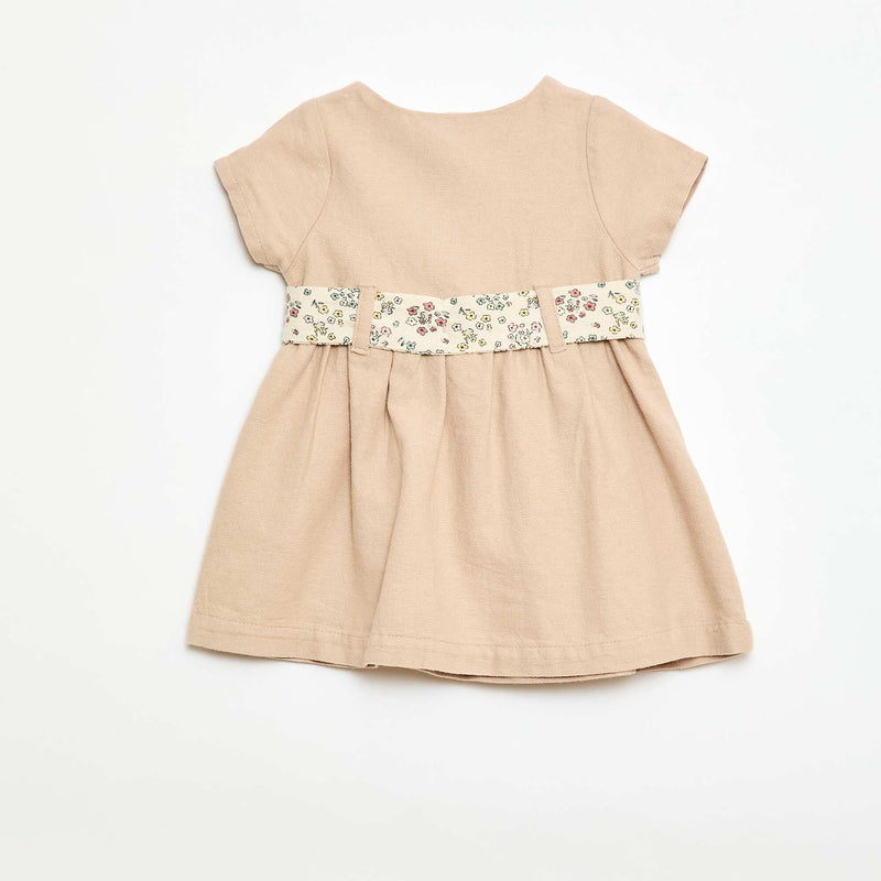 Robe en lin mélangé avec ceinture