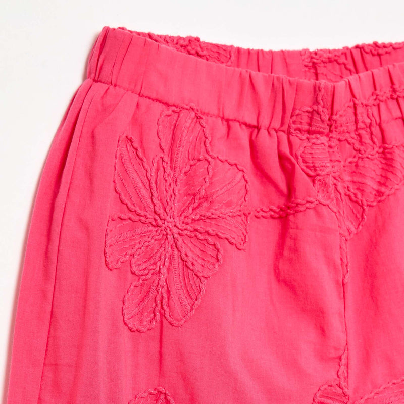 Pantalon large avec broderies