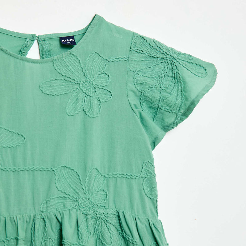 Robe avec broderies fleurs fantaisies