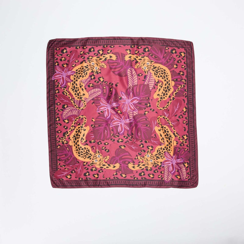 Large foulard carré à motif