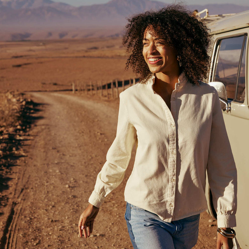 Blouse en denim avec col volanté