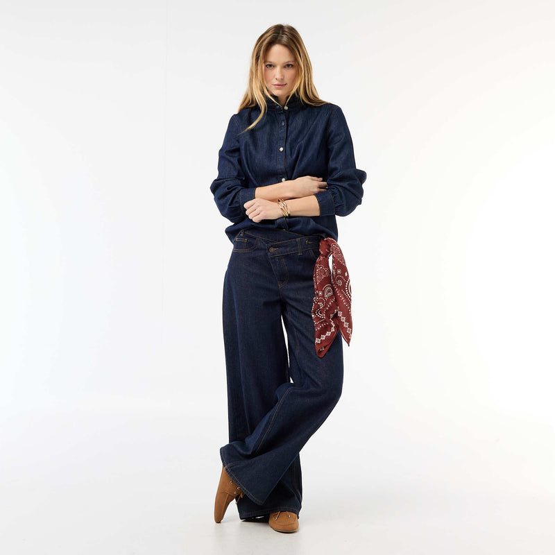 Blouse en denim avec col volanté