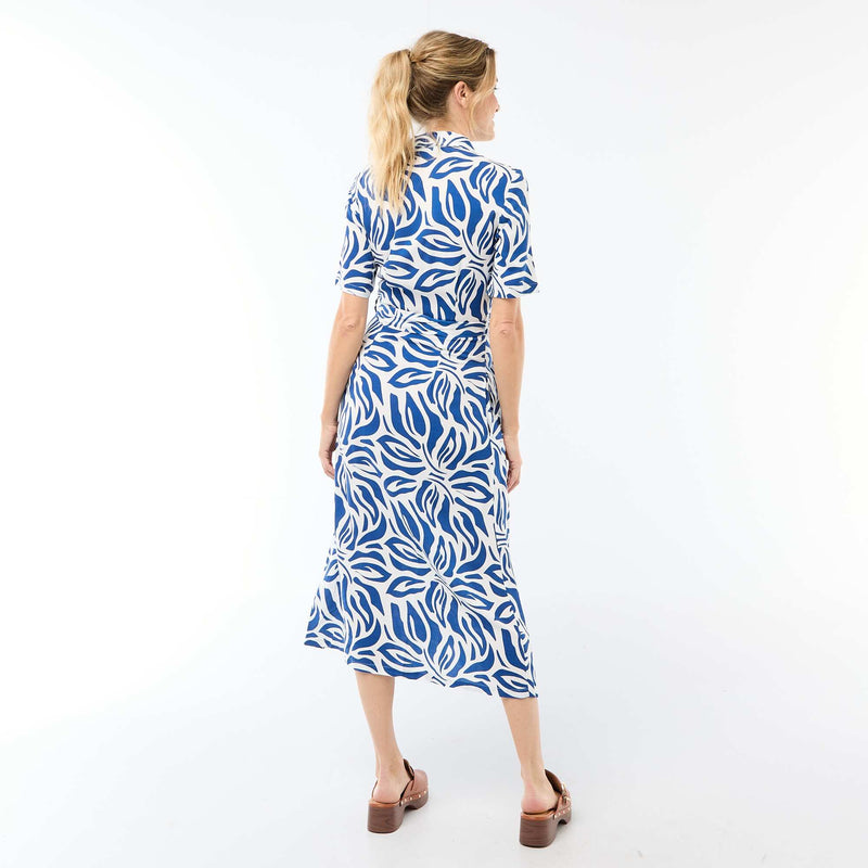 Robe longue forme chemise avec ceinture à nouer all-over