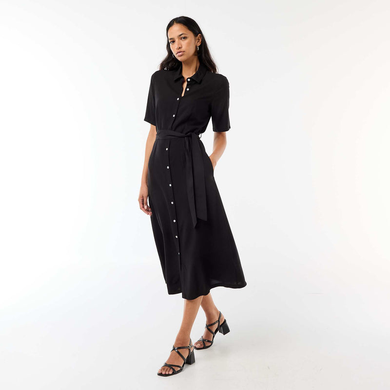 Robe longue forme chemise avec ceinture à nouer all-over