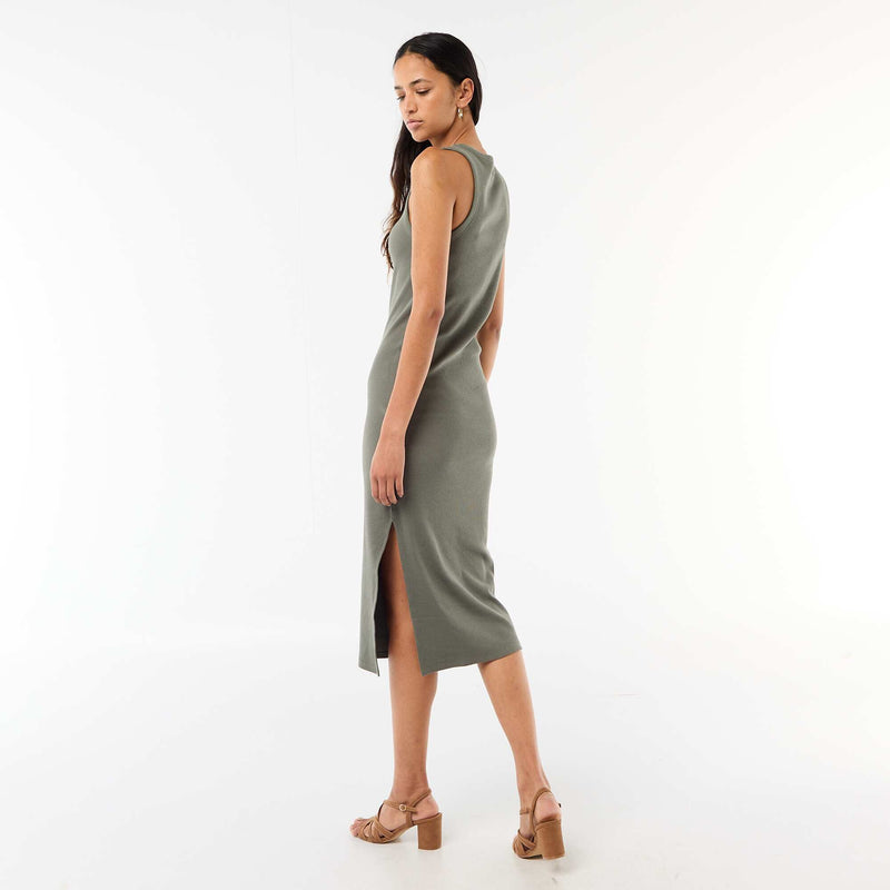 Robe midi côtelée sans manches