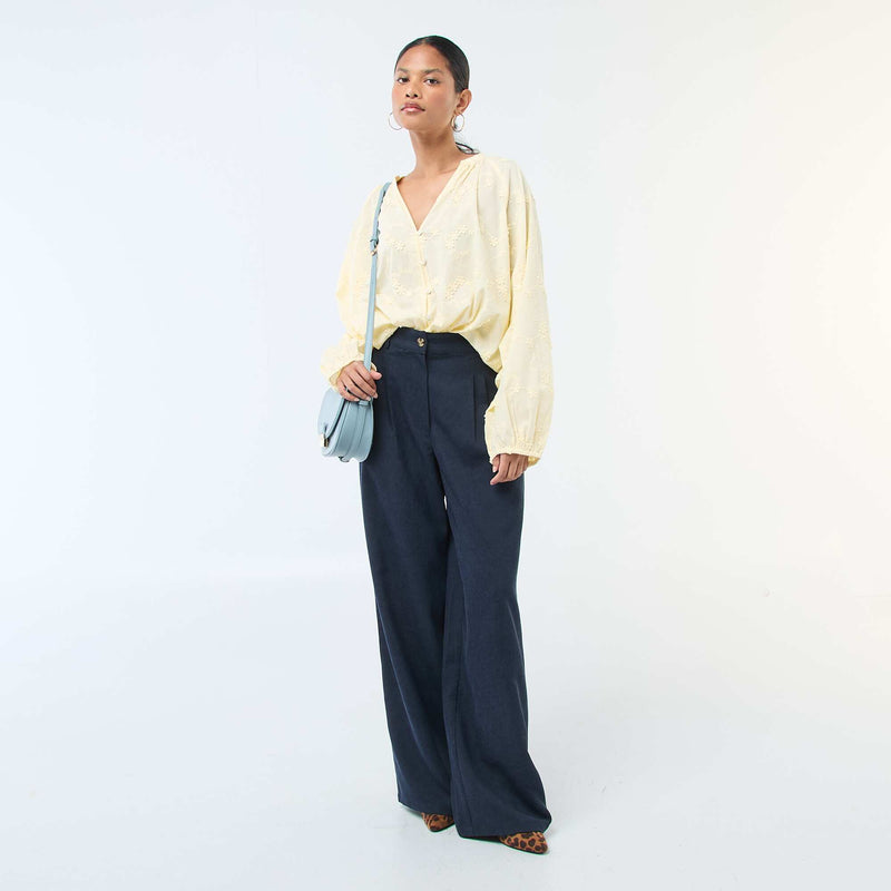 Blouse avec broderies fleurs