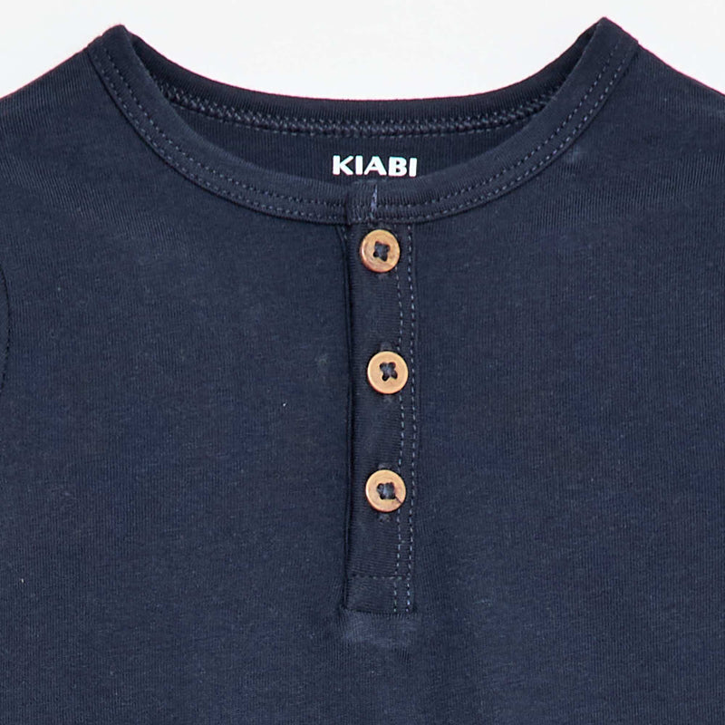 T-shirt à col tunisien boutonné